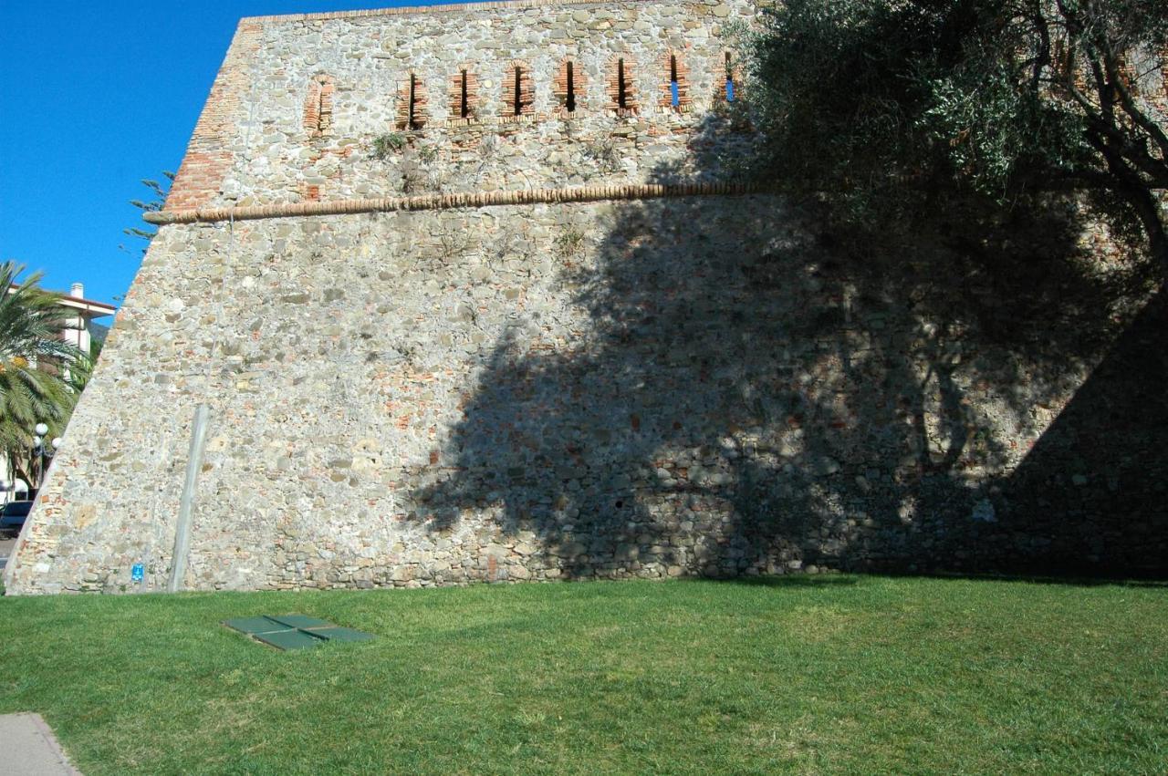 In Centro Citta, Nei Vicoli Del Borgo Lägenhet Sanremo Exteriör bild